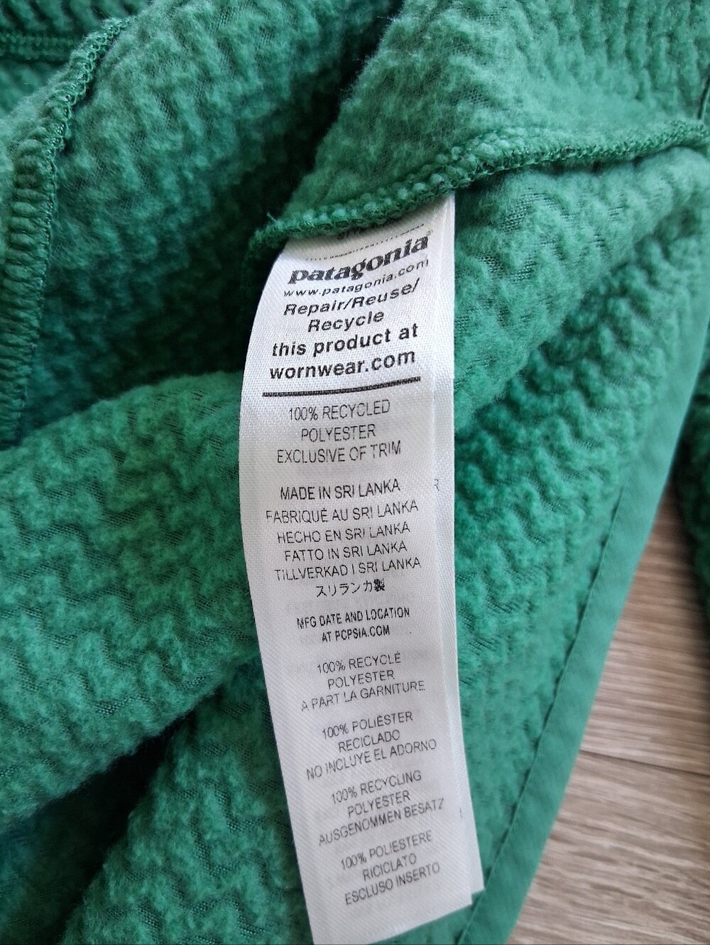 Patagonia W's R1 Air Zip Neck - Picture 9 of 16